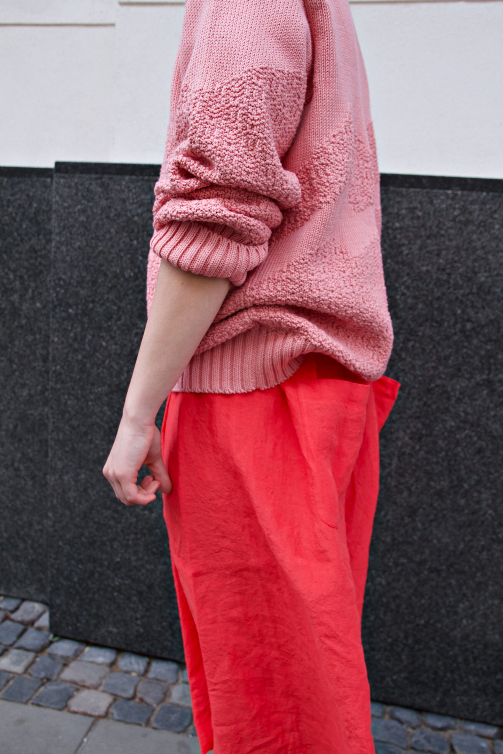JUMPER BLUSH Z BAWEŁNY PIMA